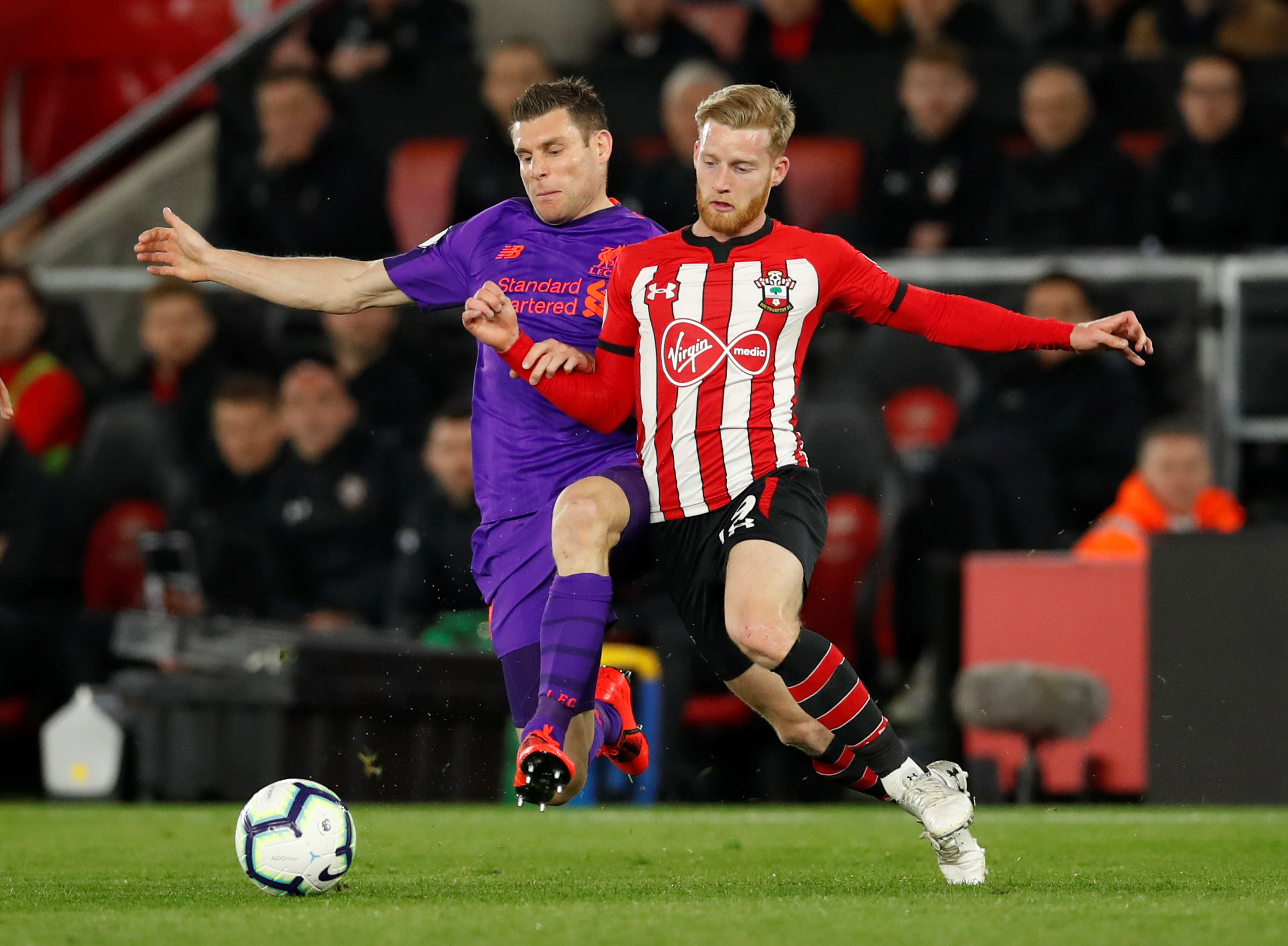 韦世豪：比赛尾声的点球太牵强，染红发为了在假期换个心情（韦世豪：最后时刻点球判罚过于勉强，染红发只为假期换换心情）