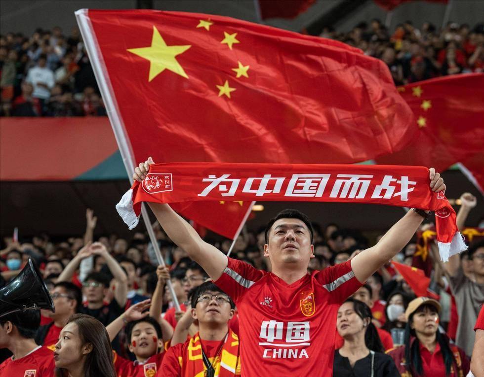 理查兹：英超最佳门将我会选阿利松，拉亚无疑正朝着最佳迈进（理查兹：我心中英超最佳门将是阿利松，拉亚无疑正迈向顶尖）