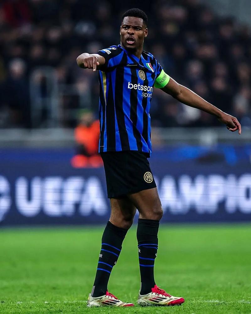 勇士队本赛季遭遇困境：连续被开拓者击败（勇士本季陷入低潮：接连不敌开拓者）