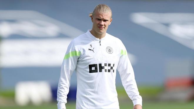 TA：澳大利亚主帅很看重曼联小将奥弗里，想带他踢明年世界杯（TA：澳大利亚主帅看好曼联新星奥弗里，计划招入征战明年世界杯）