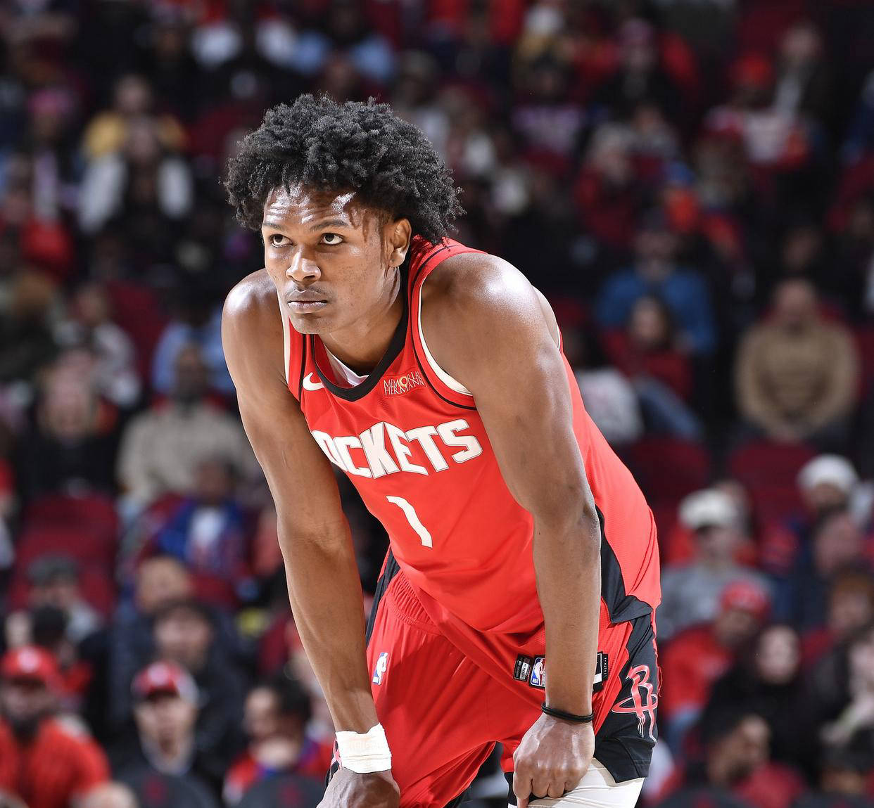 詹姆斯的海报扣篮，惊艳全场！（詹姆斯海报级暴扣，引爆全场！）