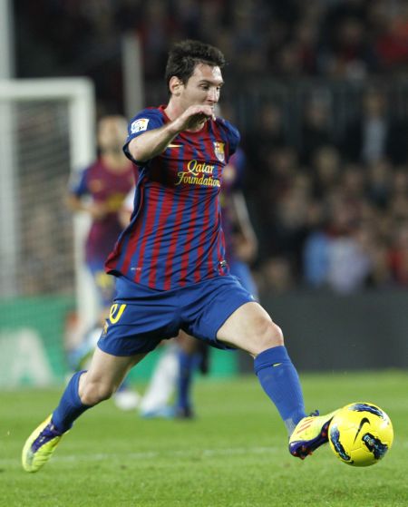 纽卡斯尔喷气机vs墨尔本城首发：卡普托领衔！巴多拉、金森健志在列（纽卡斯尔喷气机战墨尔本城首发出炉：卡普托领衔，巴多拉、金森健志入选）