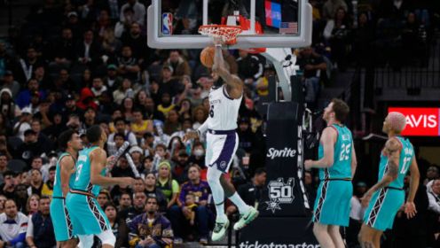 柔佛魔鬼主场绞杀残阵海港 中超冠军恐提前出局（柔佛主场强势压制残阵海港，中超冠军或提前遭淘汰）