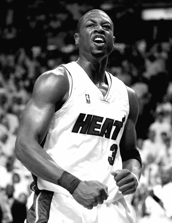 火箭115-113快船 球员评价：阿门满分，6人及格，2人低迷（火箭115-113险胜快船｜球员打分：阿门满分，6人合格，2人低迷）