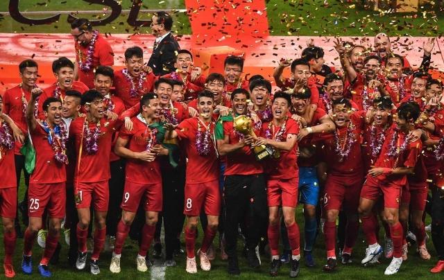 宫斗升级！萨拉赫：难以置信，我被当成替罪羊，有人不想我留下（内斗升级！萨拉赫直言：不可思议，我成了背锅者，有人不愿我留队）