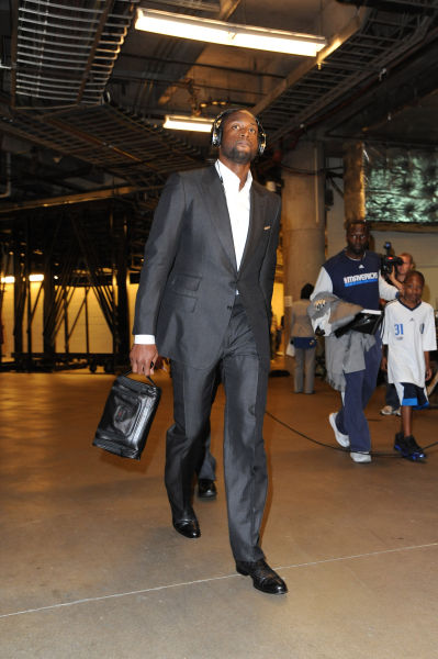 状态低迷遭遇三连平，皇马丢掉西甲积分榜榜首（三连平状态不佳，皇马让出西甲榜首）