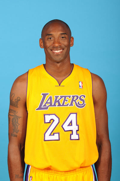 记者：里尔18岁中场布阿迪的团队否认球员与巴黎的转会传闻（记者：里尔18岁中场布阿迪团队辟谣与巴黎的转会传闻）