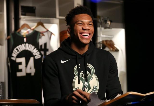 攻守兼备！徐昕8中5拿到14分6板1断1帽 正负值+11（攻防俱佳！徐昕8投5中斩获14分6篮板1抢断1盖帽，正负值+11）